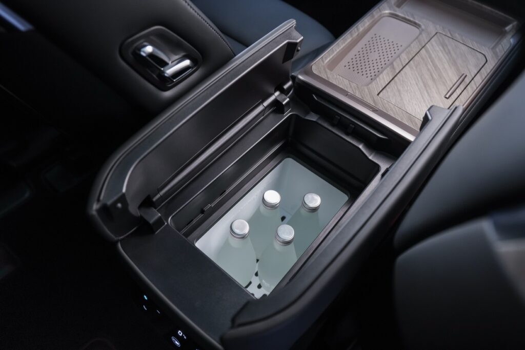 1240_2025112411011358