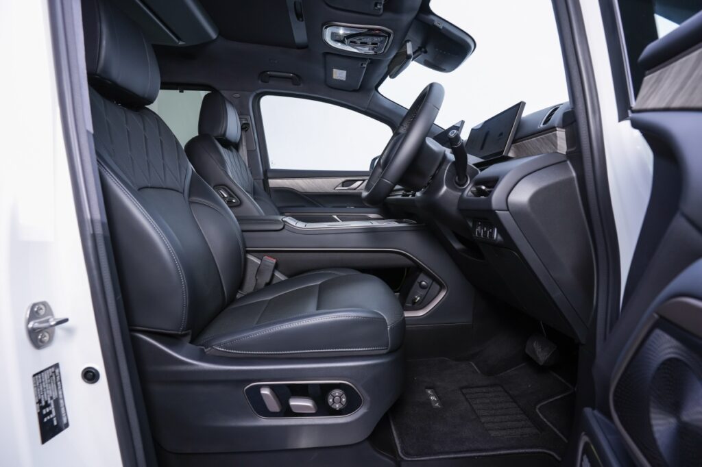 1240_2025112411033331